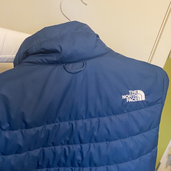 North face puffer jacket - Picture 7 of 7